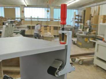 Glueing of plinths and partition walls