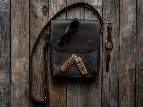Beavercraft - Grip - Leather Flap Over Shoulder Bag for Men, Chocolate