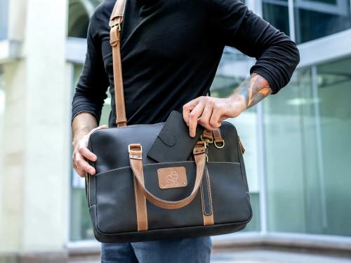 Beavercraft - Intense - Leather Business Laptop Bag, Black